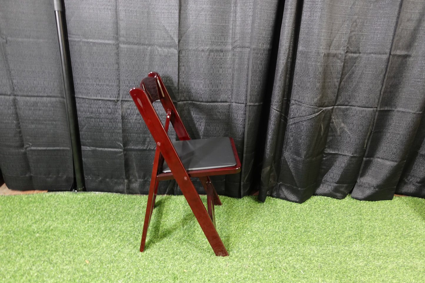 Mahogany Resin Folding Chair - Set of 4